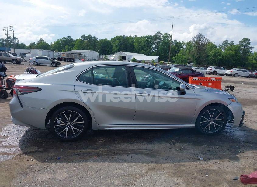 Photo 13 of 2021 Toyota Camry SE/SE NIGHTSHADE EDITION (VIN 4T1G11AK3MU479025)