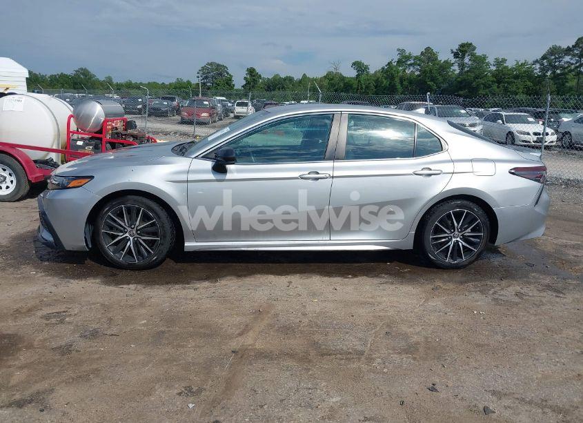 Photo 14 of 2021 Toyota Camry SE/SE NIGHTSHADE EDITION (VIN 4T1G11AK3MU479025)