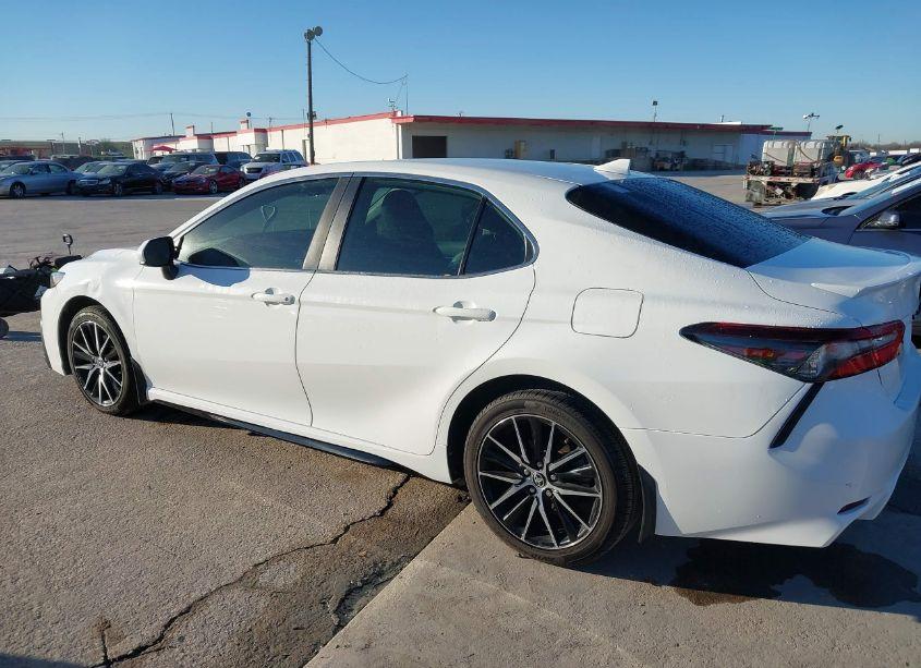 Photo 14 of 2021 Toyota Camry SE (VIN 4T1G11AK3MU493958)