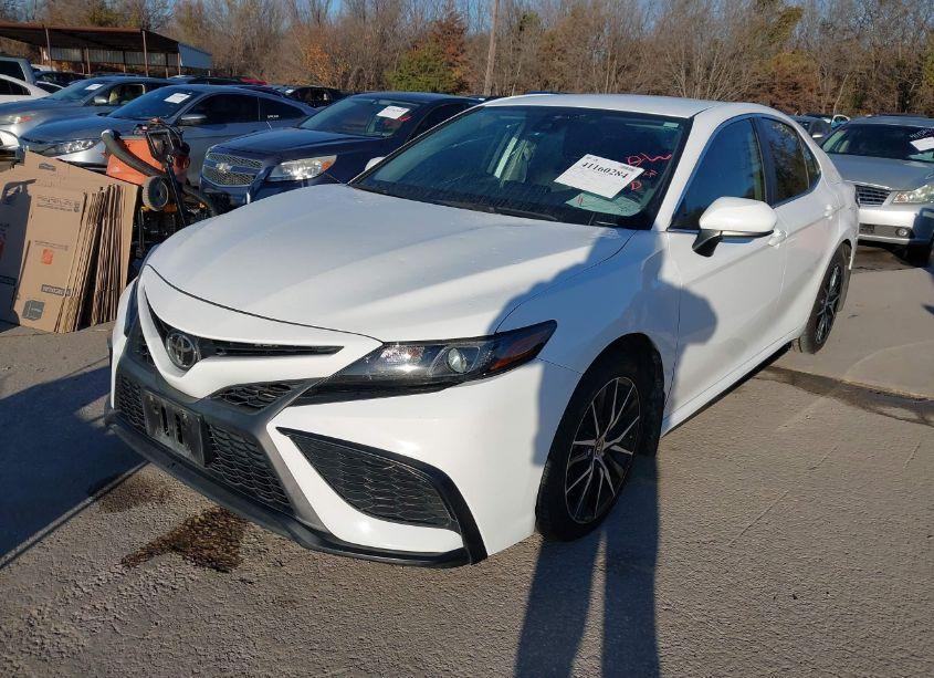 Photo 2 of 2021 Toyota Camry SE (VIN 4T1G11AK3MU493958)