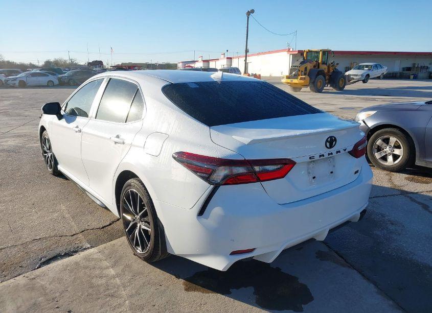 Photo 3 of 2021 Toyota Camry SE (VIN 4T1G11AK3MU493958)