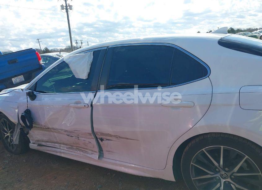 Photo 14 of 2021 Toyota Camry SE (VIN 4T1G11AK3MU513464)