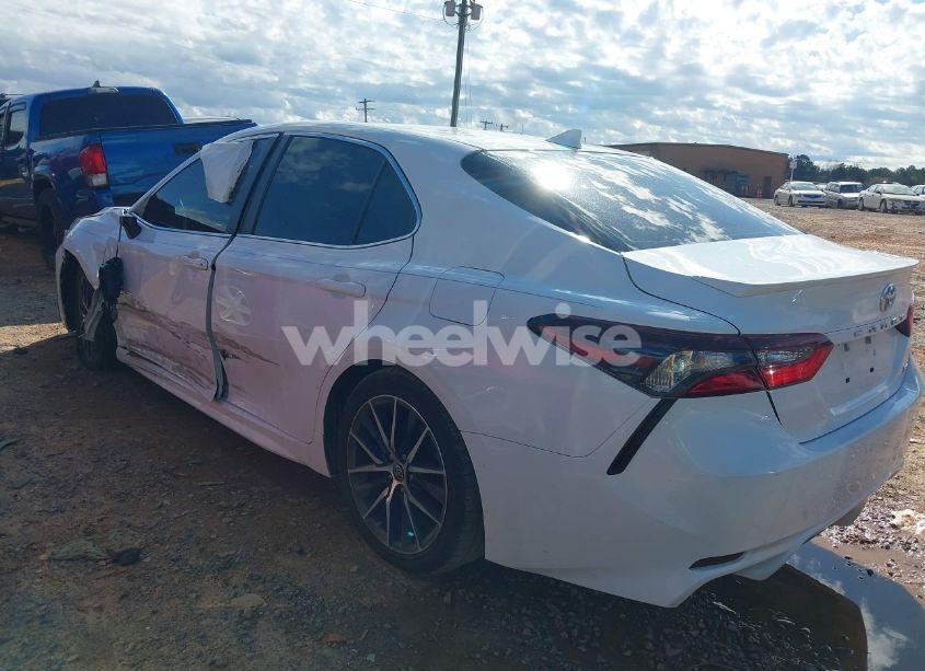 Photo 3 of 2021 Toyota Camry SE (VIN 4T1G11AK3MU513464)