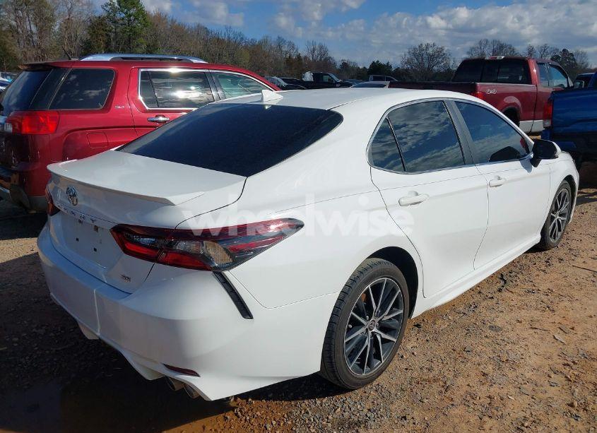 Photo 4 of 2021 Toyota Camry SE (VIN 4T1G11AK3MU513464)
