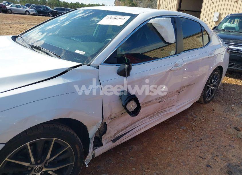 Photo 6 of 2021 Toyota Camry SE (VIN 4T1G11AK3MU513464)