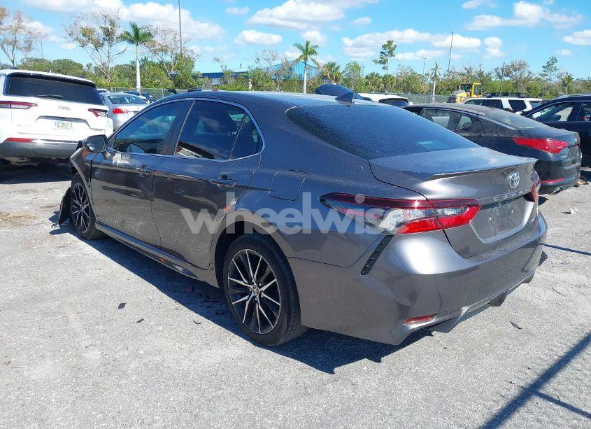Photo 3 of 2021 Toyota Camry SE (VIN 4T1G11AK3MU527168)
