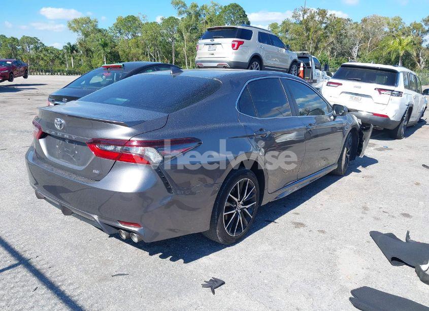 Photo 4 of 2021 Toyota Camry SE (VIN 4T1G11AK3MU527168)