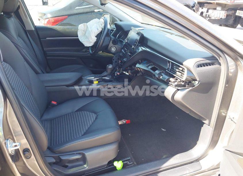Photo 5 of 2021 Toyota Camry SE (VIN 4T1G11AK3MU527168)