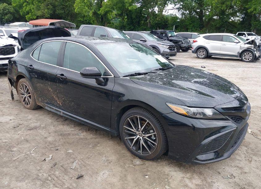 2021 Toyota Camry SE (VIN 4T1G11AK3MU552359) main photo