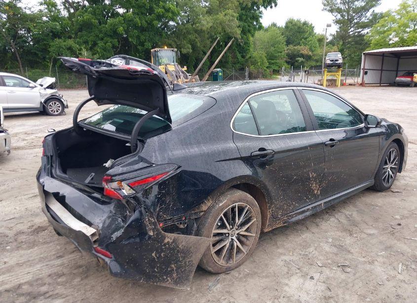 Photo 4 of 2021 Toyota Camry SE (VIN 4T1G11AK3MU552359)