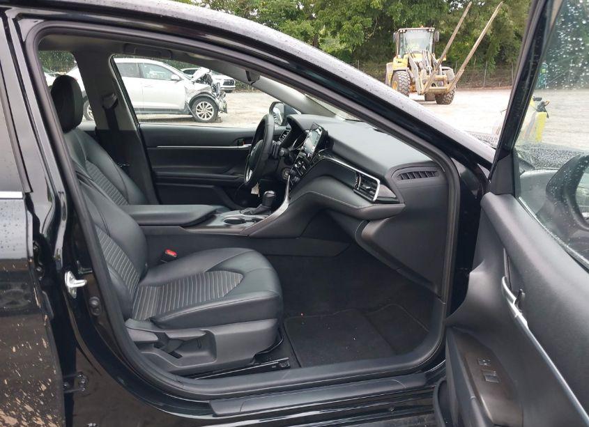 Photo 5 of 2021 Toyota Camry SE (VIN 4T1G11AK3MU552359)