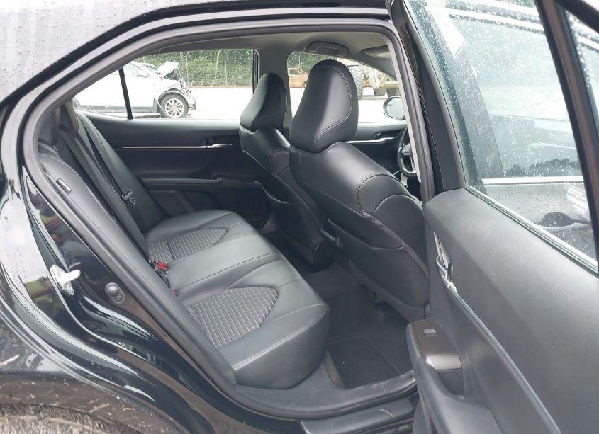 Photo 8 of 2021 Toyota Camry SE (VIN 4T1G11AK3MU552359)