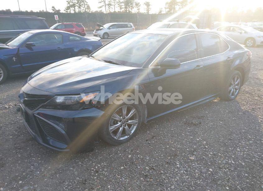 Photo 2 of 2021 Toyota Camry SE (VIN 4T1G11AK3MU553348)