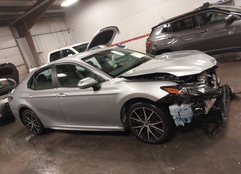 Photo 13 of 2021 Toyota Camry SE (VIN 4T1G11AK3MU593509)