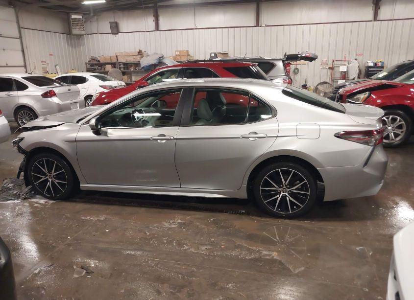 Photo 14 of 2021 Toyota Camry SE (VIN 4T1G11AK3MU593509)