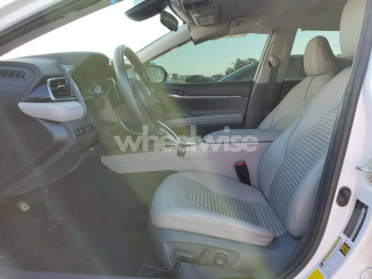 Photo 7 of 2021 TOYOTA CAMRY SE (VIN 4T1G11AK3MU608865)