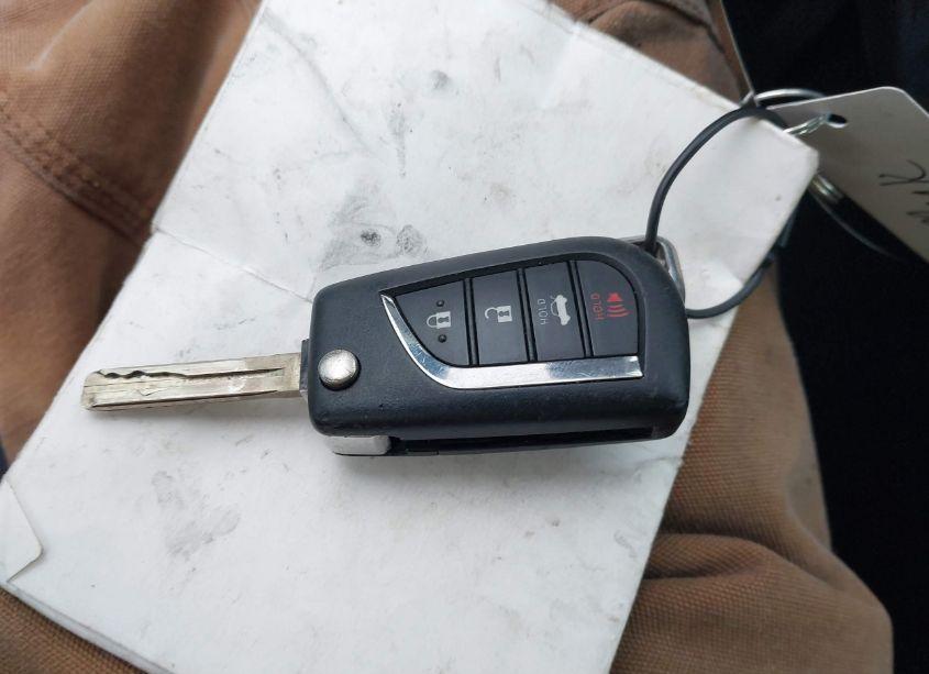 Photo 11 of 2021 Toyota Camry SE (VIN 4T1G11AK3MU610051)