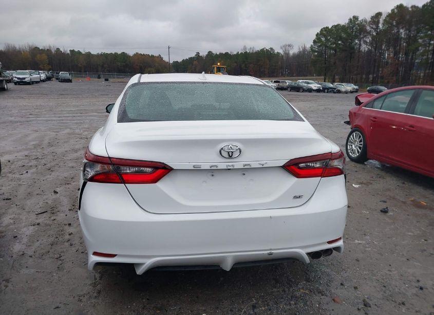 Photo 16 of 2021 Toyota Camry SE (VIN 4T1G11AK3MU610051)