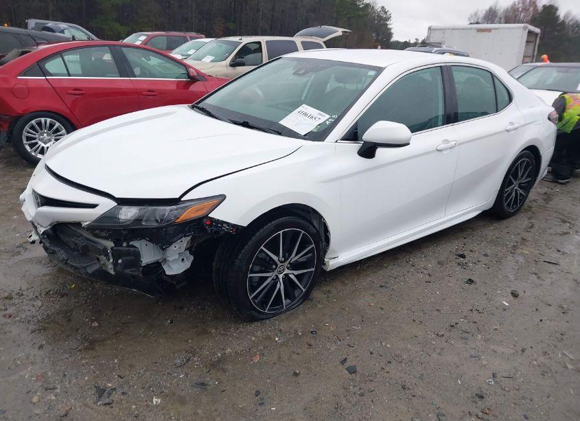 Photo 2 of 2021 Toyota Camry SE (VIN 4T1G11AK3MU610051)