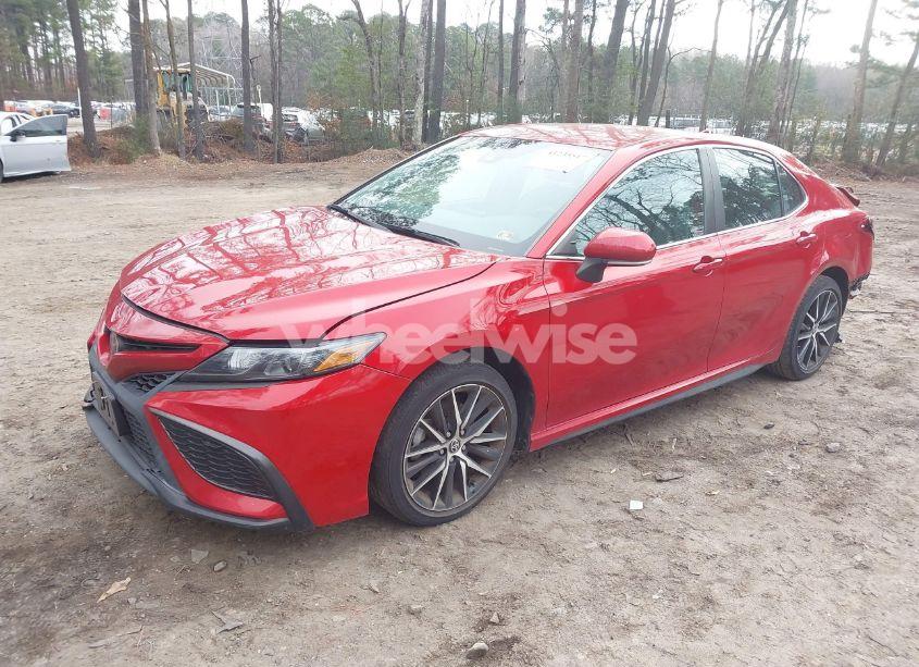 Photo 2 of 2022 Toyota Camry SE (VIN 4T1G11AK3NU019896)