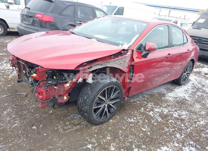 Photo 2 of 2022 Toyota Camry SE (VIN 4T1G11AK3NU034835)