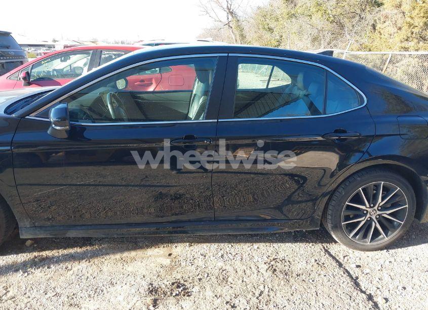 Photo 14 of 2022 Toyota Camry SE (VIN 4T1G11AK3NU049268)