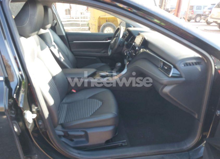 Photo 5 of 2022 Toyota Camry SE (VIN 4T1G11AK3NU049268)