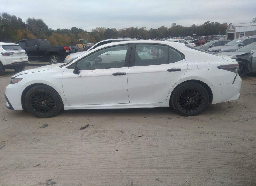 Photo 14 of 2022 Toyota Camry SE NIGHTSHADE EDITION (VIN 4T1G11AK3NU063185)