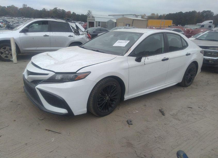 Photo 2 of 2022 Toyota Camry SE NIGHTSHADE EDITION (VIN 4T1G11AK3NU063185)