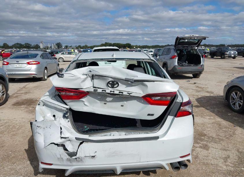 Photo 16 of 2022 Toyota Camry SE (VIN 4T1G11AK3NU064224)