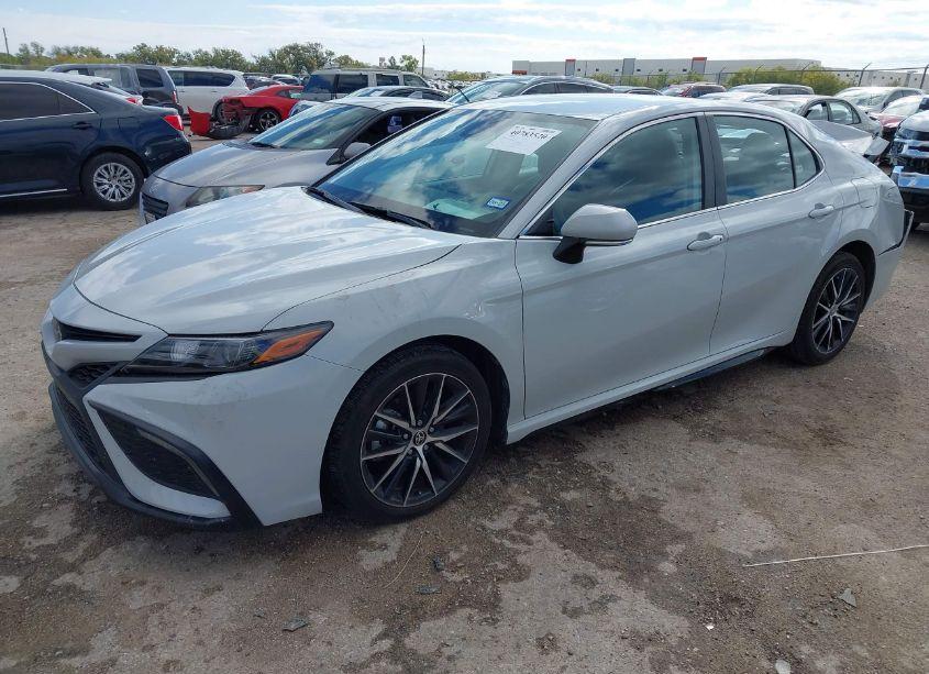 Photo 2 of 2022 Toyota Camry SE (VIN 4T1G11AK3NU064224)