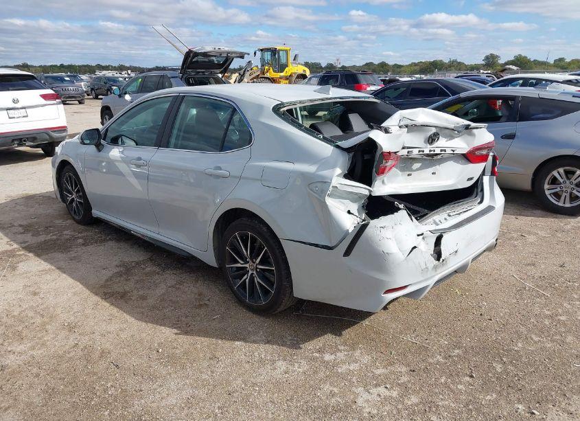 Photo 3 of 2022 Toyota Camry SE (VIN 4T1G11AK3NU064224)