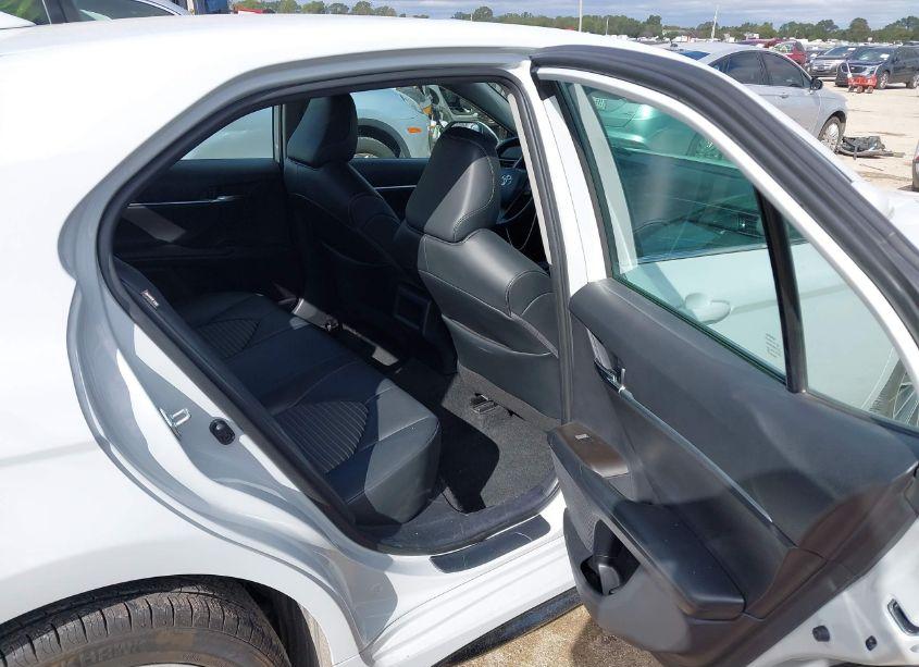 Photo 8 of 2022 Toyota Camry SE (VIN 4T1G11AK3NU064224)