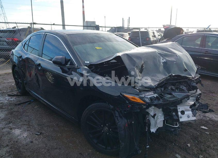 2022 Toyota Camry SE (VIN 4T1G11AK3NU072940) main photo