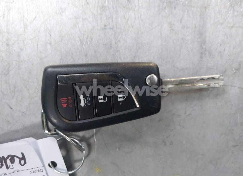 Photo 11 of 2022 Toyota Camry SE (VIN 4T1G11AK3NU072940)