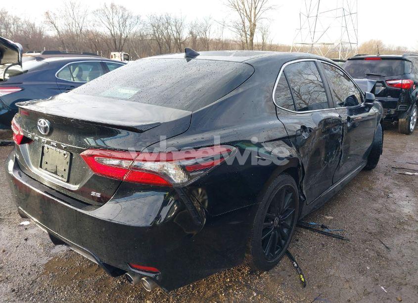 Photo 4 of 2022 Toyota Camry SE (VIN 4T1G11AK3NU072940)