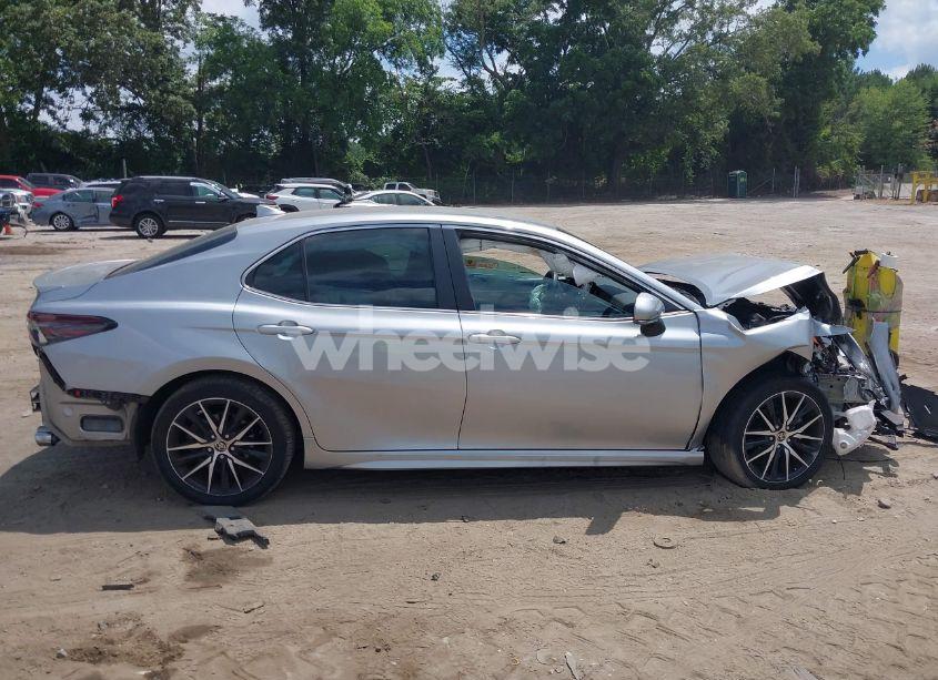 Photo 13 of 2022 Toyota Camry SE (VIN 4T1G11AK3NU619317)