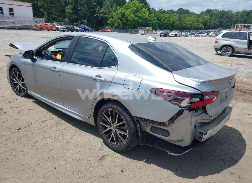 Photo 3 of 2022 Toyota Camry SE (VIN 4T1G11AK3NU619317)