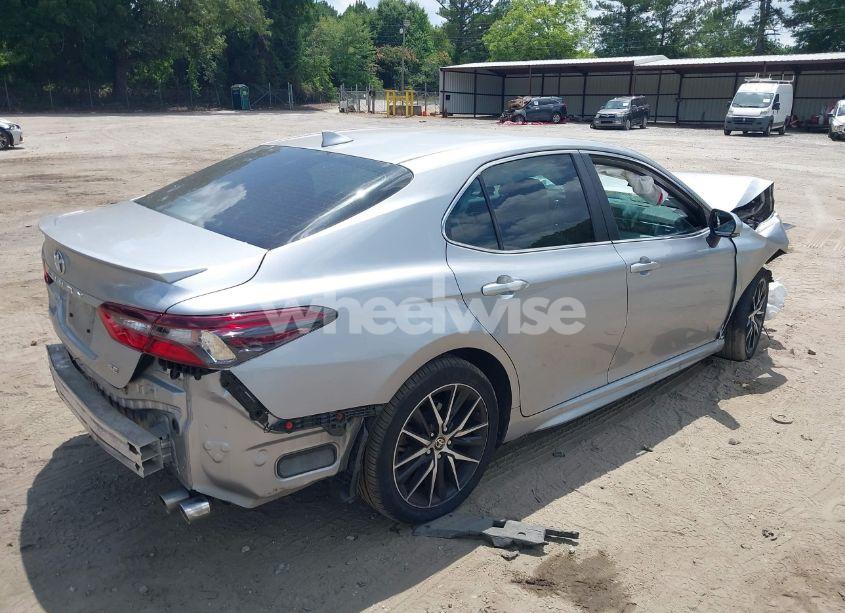 Photo 4 of 2022 Toyota Camry SE (VIN 4T1G11AK3NU619317)