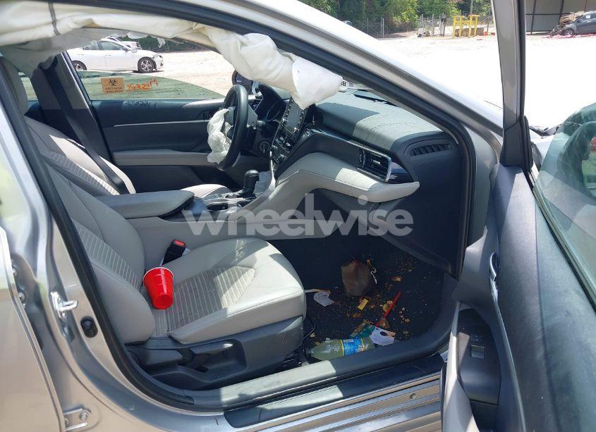 Photo 5 of 2022 Toyota Camry SE (VIN 4T1G11AK3NU619317)