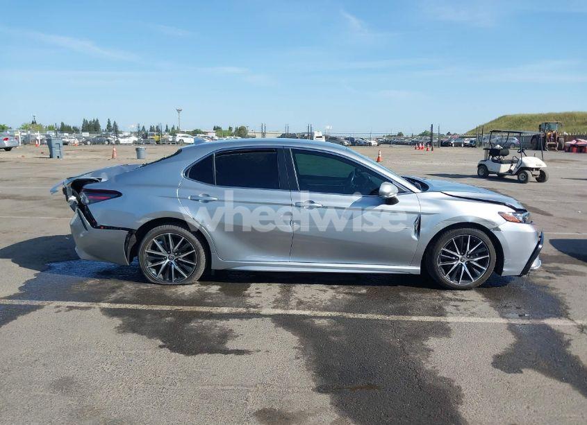 Photo 13 of 2022 Toyota Camry SE (VIN 4T1G11AK3NU638448)