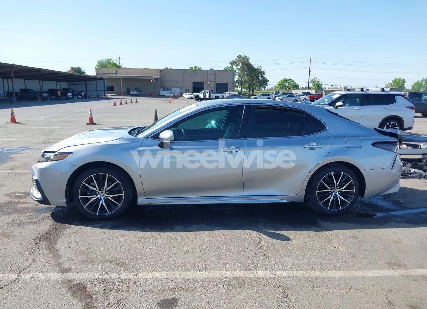 Photo 14 of 2022 Toyota Camry SE (VIN 4T1G11AK3NU638448)