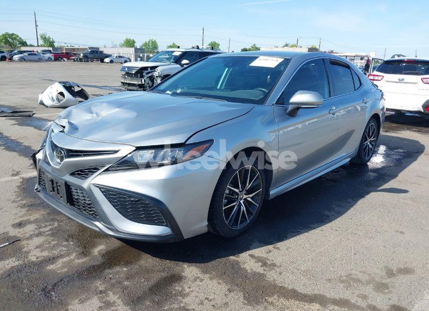 Photo 2 of 2022 Toyota Camry SE (VIN 4T1G11AK3NU638448)
