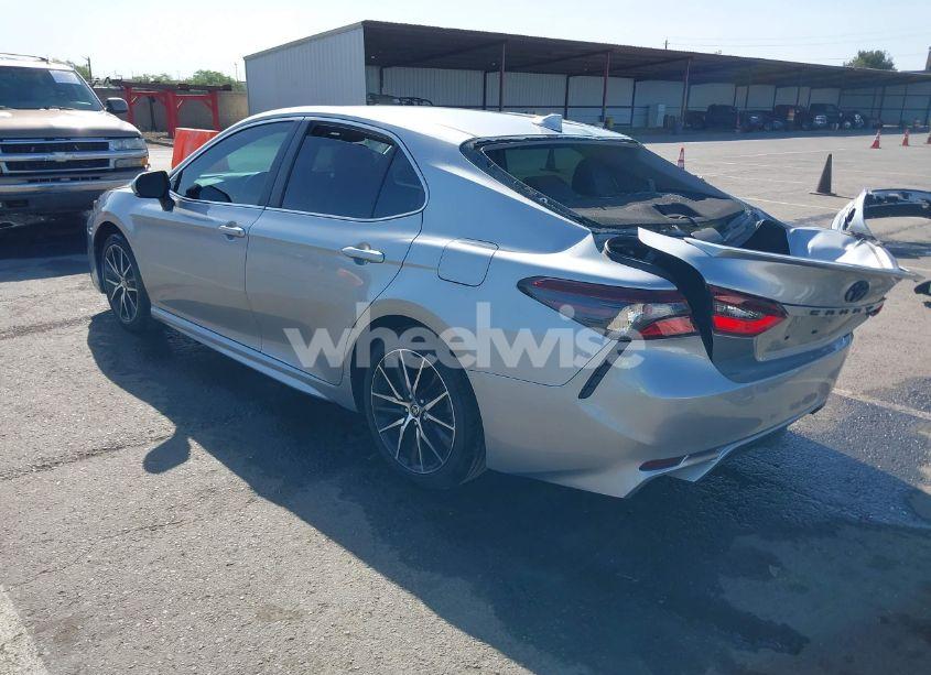 Photo 3 of 2022 Toyota Camry SE (VIN 4T1G11AK3NU638448)