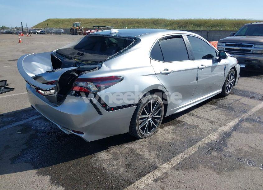 Photo 4 of 2022 Toyota Camry SE (VIN 4T1G11AK3NU638448)