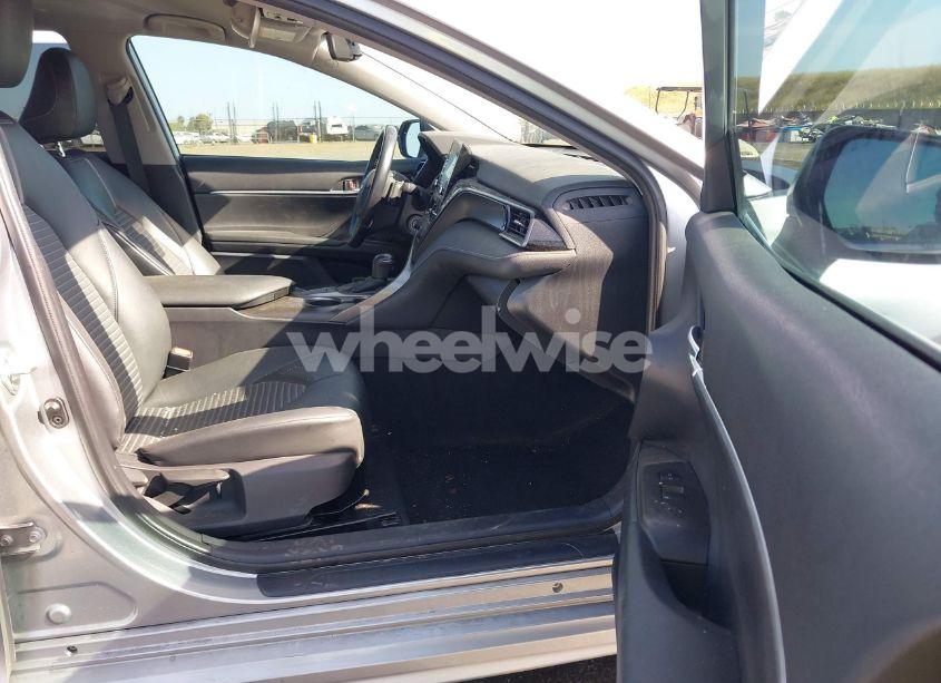 Photo 5 of 2022 Toyota Camry SE (VIN 4T1G11AK3NU638448)