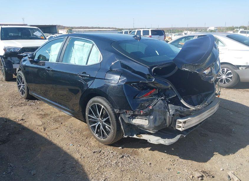 Photo 3 of 2022 Toyota Camry SE (VIN 4T1G11AK3NU644718)