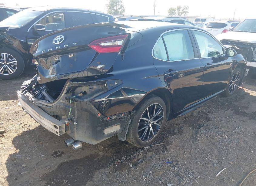 Photo 4 of 2022 Toyota Camry SE (VIN 4T1G11AK3NU644718)