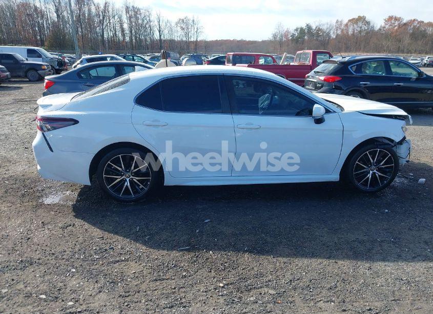 Photo 14 of 2022 Toyota Camry SE (VIN 4T1G11AK3NU645240)