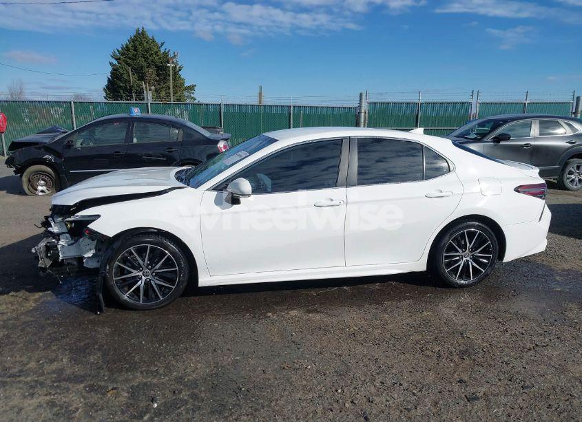 Photo 15 of 2022 Toyota Camry SE (VIN 4T1G11AK3NU645240)